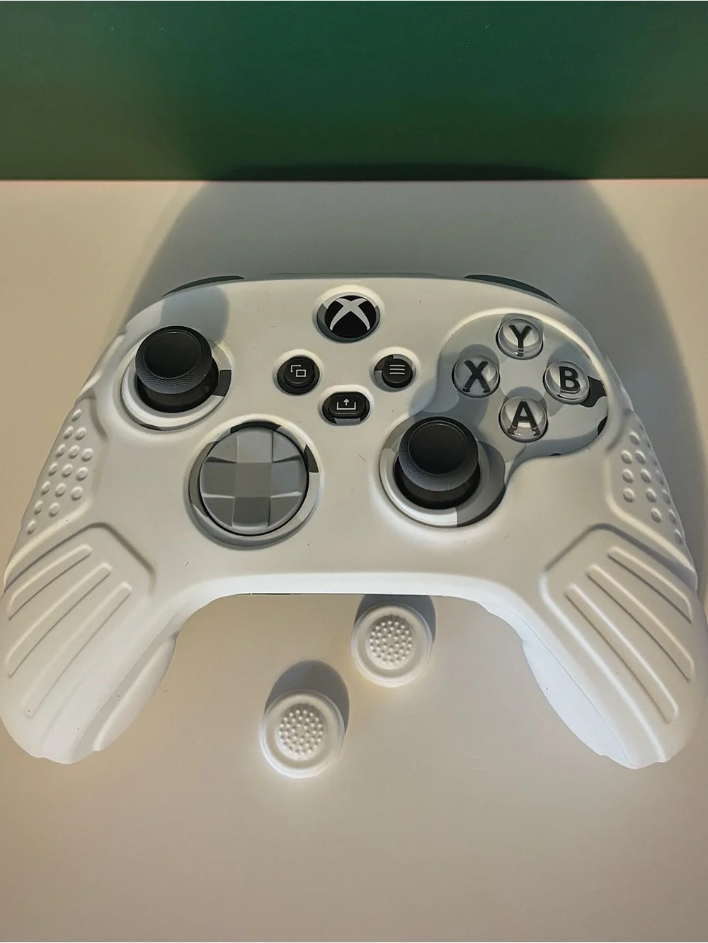 Xbox Series X/S, Xbox One Wireless Controller & Skin - Arctic Camo